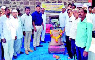 Governance guarantees to start buff bag | शासन हमीभावाने तूर खरेदीस प्रारंभ