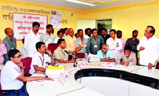 106 applications have been implemented in 25 divisions, illegal | २५ प्रभागांमध्ये १०६ अर्ज ठरले अवैध