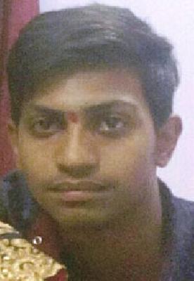 Kidnapping of youth for Shiv Sena's candidature | शिवसेनेच्या उमेदवारीसाठी तरुणाचे अपहरण Kidnapping of youth for Shiv Sena's candidature | शिवसेनेच्या उमेदवारीसाठी तरुणाचे अपहरण