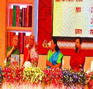 He says in your hand, you are a trident, a sword! | वो कहते है हाथ में तेरे, त्रिशूल रहे तलवार रहे!