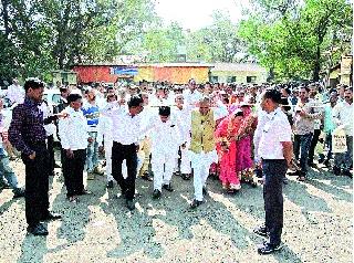 Congress with Udayan Raje ... Independent BJP! | काँग्रेस उदयनराजेंसोबत.. भाजप स्वतंत्र! Congress with Udayan Raje ... Independent BJP! | काँग्रेस उदयनराजेंसोबत.. भाजप स्वतंत्र!
