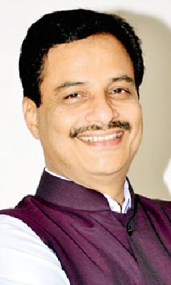 The district's share is bigger in the victory of the party | पाटलांच्या विजयात जिल्ह्याचा वाटा मोठा