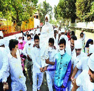Himachandhi Kancherya receives Diksha | हिमांशी कांकरिया यांना दीक्षा Himachandhi Kancherya receives Diksha | हिमांशी कांकरिया यांना दीक्षा