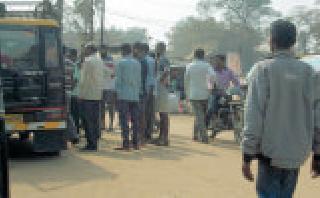 Violation of traffic rules | वाहतुकीच्या नियमांचे उल्लंघन