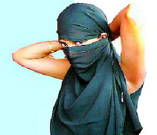 Print on immoral business in Gangapur Road | गंगापूररोड परिसरातील अनैतिक व्यवसायावर छापा Print on immoral business in Gangapur Road | गंगापूररोड परिसरातील अनैतिक व्यवसायावर छापा