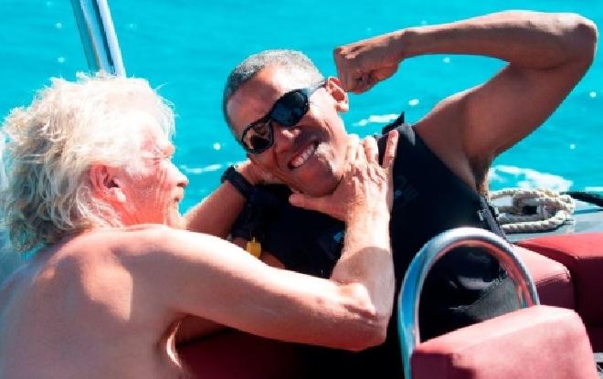 Barack Obama while experiencing water sports thrills! | वॉटर स्पोर्टचा थरार अनुभवताना बराक ओबामा!