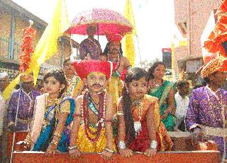 Khanderao Maharaj traveled with enthusiasm in Niphad | निफाड येथे खंडेराव महाराज यात्रौत्सव उत्साहात