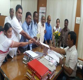 RPI (A)'s objection to BJP posters, complaint to Election Commission | भाजपाच्या पोस्टरवर रिपाइं (आ)चा आक्षेप, निवडणूक आयोगाकडे तक्रार RPI (A)'s objection to BJP posters, complaint to Election Commission | भाजपाच्या पोस्टरवर रिपाइं (आ)चा आक्षेप, निवडणूक आयोगाकडे तक्रार