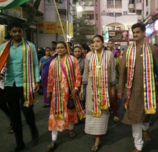 Due to the propaganda of the MNS corporator of Pune, | पुण्यातील मनसे नगरसेविकेला प्रचारादरम्यानच अपत्यप्राप्ती Due to the propaganda of the MNS corporator of Pune, | पुण्यातील मनसे नगरसेविकेला प्रचारादरम्यानच अपत्यप्राप्ती