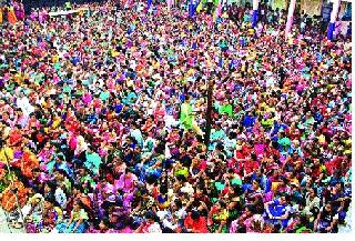 Sachin Bhojooji's Home Minister! | सचिन भावोजींच्या ‘होम मिनिस्टर’मध्ये सखींची धम्माल! Sachin Bhojooji's Home Minister! | सचिन भावोजींच्या ‘होम मिनिस्टर’मध्ये सखींची धम्माल!