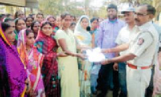 Complaint against microfinance companies | मायक्रोफायनान्स कंपन्यांविरूद्ध तक्रार Complaint against microfinance companies | मायक्रोफायनान्स कंपन्यांविरूद्ध तक्रार