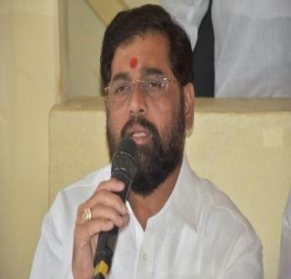 BJP's attempt to milk the NCP bottles - Eknath Shinde | राष्ट्रवादीच्या बाटलीने दूध पिण्याचा भाजपचा प्रयत्न - एकनाथ शिंदे