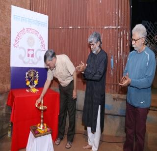 Abharekar Pratishthan's experimental theatrical movement will give a lot of praise - Amol Palekar | आचरेकर प्रतिष्ठानमुळे प्रायोगिक नाट्य चळवळीला गतवैभव - अमोल पालेकर