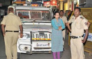 'That' loving school of love! | ‘त्या’ प्रेमालापाला पोलिसांचा वरदहस्त ! 'That' loving school of love! | ‘त्या’ प्रेमालापाला पोलिसांचा वरदहस्त !