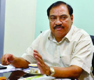 Finally Khadse appeared before the Joting Committee | अखेर खडसे झोटिंग समितीसमोर हजर Finally Khadse appeared before the Joting Committee | अखेर खडसे झोटिंग समितीसमोर हजर