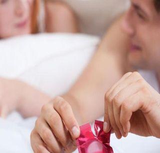 The businessman caught watching a porn clip on the plane | विमानात पॉर्न क्लिप पाहणा-या बिझनेसमनला अटक