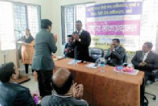 332 cases of the district were settled by mutual compromise | जिल्ह्यातील ३३२ प्रकरणे आपसी तडजोडीने निकाली 332 cases of the district were settled by mutual compromise | जिल्ह्यातील ३३२ प्रकरणे आपसी तडजोडीने निकाली