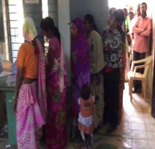 VIDEO: Encourage voting in Gadchiroli district | VIDEO : नक्षलग्रस्त गडचिरोली जिल्ह्यात मतदानाचा उत्साह