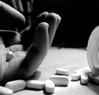 Doubt suicide attempt | दाम्पत्याचा आत्महत्येचा प्रयत्न Doubt suicide attempt | दाम्पत्याचा आत्महत्येचा प्रयत्न