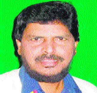 Angry over BJP's double standards - Ramdas Athavale | भाजपाच्या दुटप्पीपणामुळे नाराज - रामदास आठवले Angry over BJP's double standards - Ramdas Athavale | भाजपाच्या दुटप्पीपणामुळे नाराज - रामदास आठवले