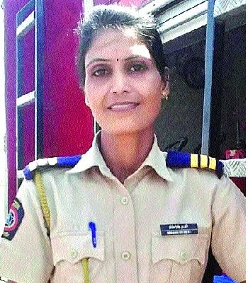 'Those' women's policemen are honored by the Election Commission | ‘त्या’ महिला पोलिसाचा निवडणूक आयोगाकडून गौरव