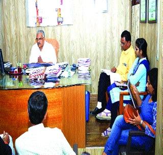 Four thousand officers-employees are ready for the elections | निवडणुकीसाठी ४ हजार अधिकारी-कर्मचारी सज्ज