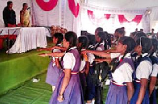 Save the girls, proud of that family | मुलींना वाचवा, त्या कुटुंबाचा अभिमान Save the girls, proud of that family | मुलींना वाचवा, त्या कुटुंबाचा अभिमान