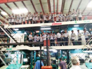 Annasaheb Gundayvar visits students of public sector printing project | अण्णासाहेब गुंडेवार महाविद्याच्या विद्यार्थ्यांची लोकमतच्या मुद्रण प्रकल्पाला भेट Annasaheb Gundayvar visits students of public sector printing project | अण्णासाहेब गुंडेवार महाविद्याच्या विद्यार्थ्यांची लोकमतच्या मुद्रण प्रकल्पाला भेट