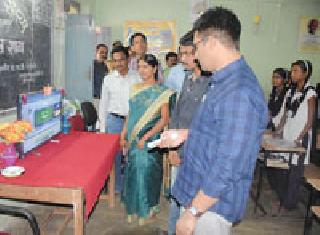 Digital schools set up by people's participation | लोकसहभागातून उभारली डिजिटल शाळा