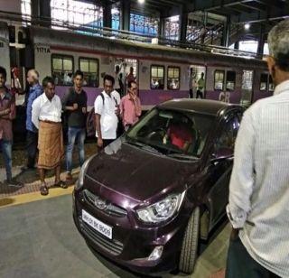 The cricketer entered the Andheri station | अंधेरी स्टेशनमध्ये या क्रिकेटरनं घुसवली कार