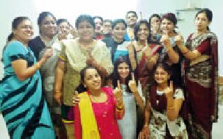 53 percent polling in Nagpur | नागपुरात ५३ टक्के मतदान 53 percent polling in Nagpur | नागपुरात ५३ टक्के मतदान