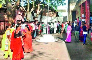 Late voters returned late | उशिरा आलेले मतदार आल्यापावली परत