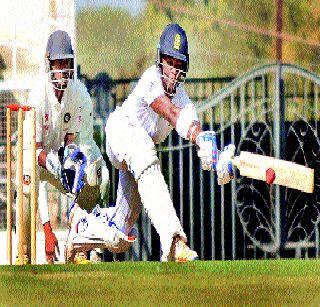 Rolins's unbeaten century | रॉलिन्सचे नाबाद शतक Rolins's unbeaten century | रॉलिन्सचे नाबाद शतक