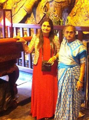 The joy of winning the election or the grief of mother's failure | निवडणूक जिंकल्याचा आनंद अन् मातृछत्र हरपल्याचे दु:ख