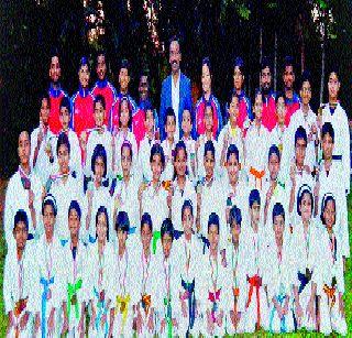 Universal success in international karate | आंतरराष्ट्रीय कराटेत ‘युनिव्हर्सल’चे यश Universal success in international karate | आंतरराष्ट्रीय कराटेत ‘युनिव्हर्सल’चे यश