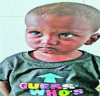 Half-child | रेल्वे डब्यात दीड वर्षाचे बालक Half-child | रेल्वे डब्यात दीड वर्षाचे बालक
