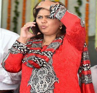 Pankaja Munde resigns for the post of minister | पंकजा मुंडे मंत्रिपदाचा देणार राजीनामा Pankaja Munde resigns for the post of minister | पंकजा मुंडे मंत्रिपदाचा देणार राजीनामा