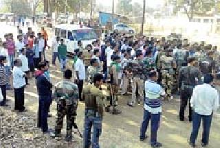 Tension in Atapalli's death at the headmistress | मुख्याध्यापकाच्या मृत्यूने एटापल्लीत तणाव