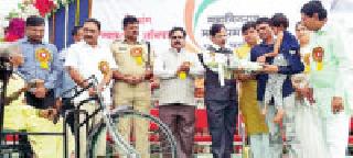 Focus on employment generation | रोजगार निर्मितीवर भर देणार