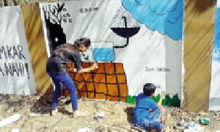 When the walls are empty | अन् ओसाड भिंती झाल्या बोलक्या