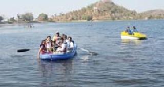 Boating: | नौकाविहार : Boating: | नौकाविहार :