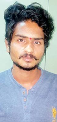 Both of them took glass for a glass of wine; | ग्लासभर दारुसाठी दोघांनी घेतला ‘बाक्या’चा जीव Both of them took glass for a glass of wine; | ग्लासभर दारुसाठी दोघांनी घेतला ‘बाक्या’चा जीव