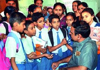 English papers to Marathi medium | मराठी माध्यमाला इंग्रजी प्रश्नपत्रिका