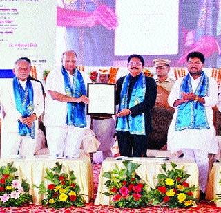 Education will reduce agricultural burden! | शिक्षणाद्वारेच शेतीवरील अतिरिक्त बोजा कमी होईल! Education will reduce agricultural burden! | शिक्षणाद्वारेच शेतीवरील अतिरिक्त बोजा कमी होईल!