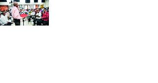 Smash the tongue of the hostesses | परिचारकांची जीभ हासडून काढा Smash the tongue of the hostesses | परिचारकांची जीभ हासडून काढा