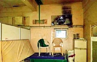 Fire to 'AC' in front of ICU cell | आयसीयू कक्षासमोरील ‘एसी’ला आग