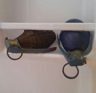 Two grenades in the Second World War found in the Fridge of Nursing Home | नर्सिंग होमच्या फ्रिजमध्ये सापडले दुस-या महायुद्धातील दोन ग्रेनेडस Two grenades in the Second World War found in the Fridge of Nursing Home | नर्सिंग होमच्या फ्रिजमध्ये सापडले दुस-या महायुद्धातील दोन ग्रेनेडस