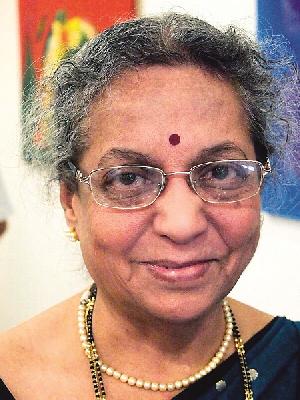 Uma Kulkarni expressed in the picture | चित्रातून व्यक्त झालेल्या उमा कुलकर्णी