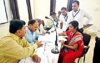 Inspector of Bhandara Panchayat Samiti by Yashwant Panchayatraj Committee | यशवंत पंचायतराज समितीकडून भंडारा पंचायत समितीची पाहणी