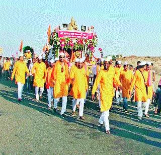 Moving the 'Palatka' palkhi to the tigers | ‘जानाई’ची पालखी तिवकणेकडे रवाना Moving the 'Palatka' palkhi to the tigers | ‘जानाई’ची पालखी तिवकणेकडे रवाना